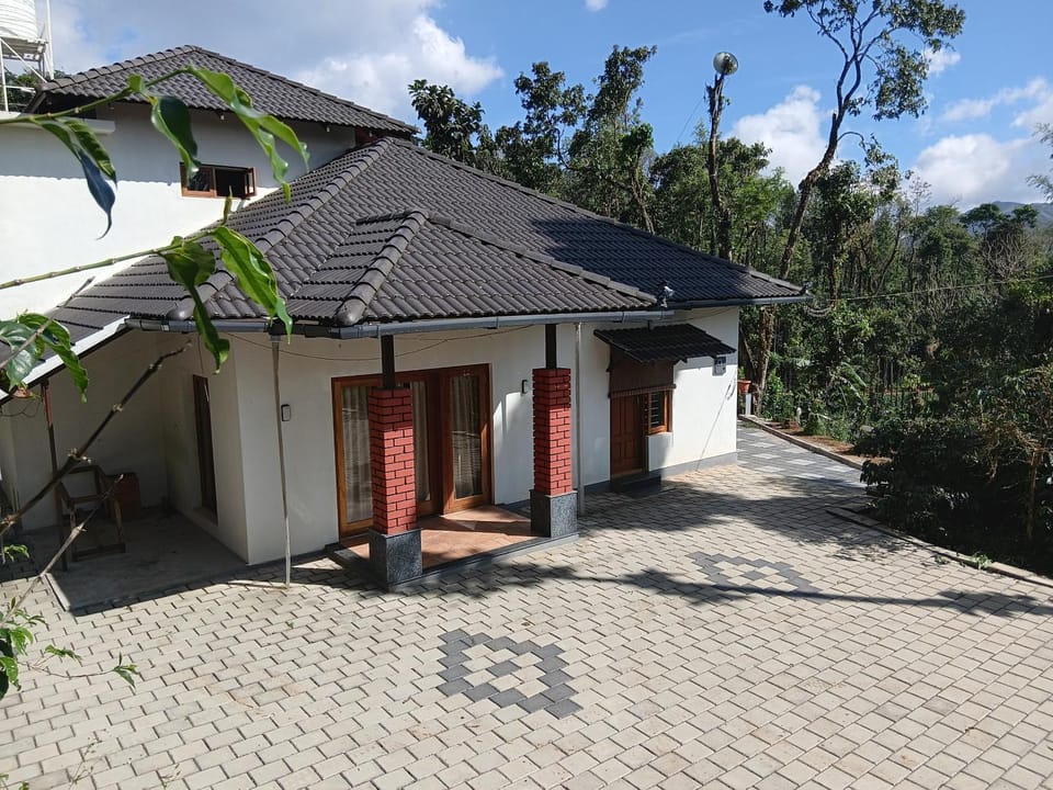 Thondalli Villa Vacation rental in Karnataka