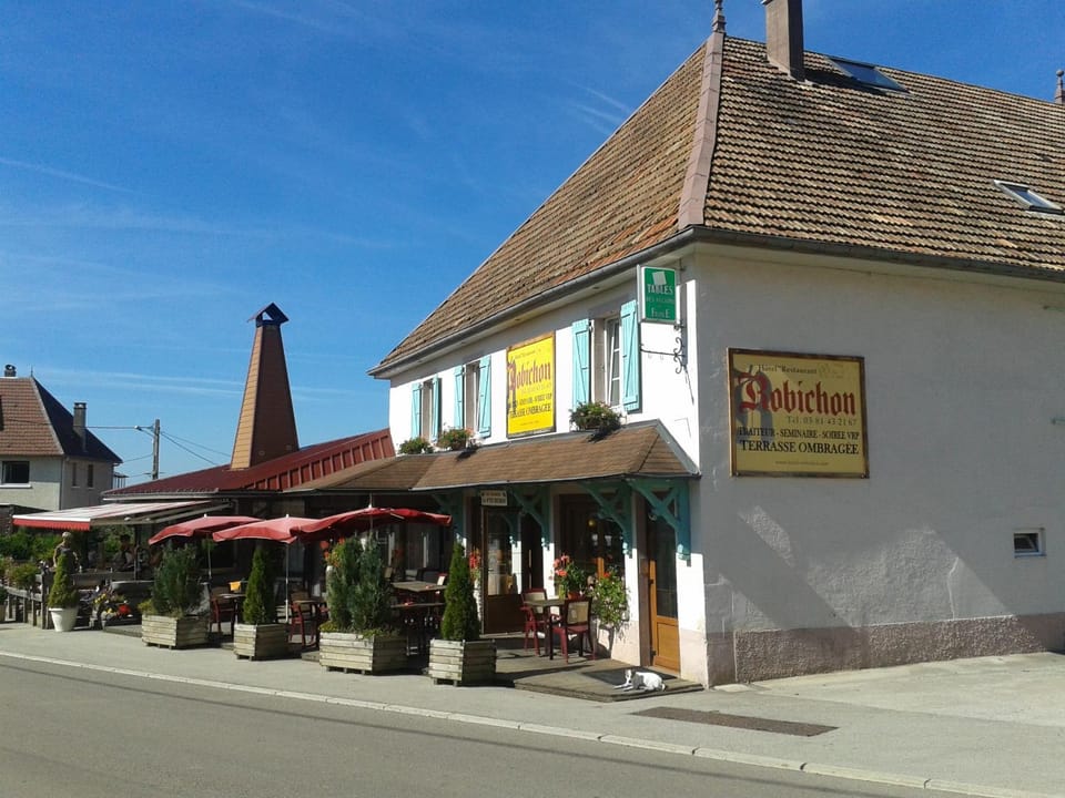 Logis Hôtel Restaurant Robichon Hotel in Neuchâtel, Switzerland