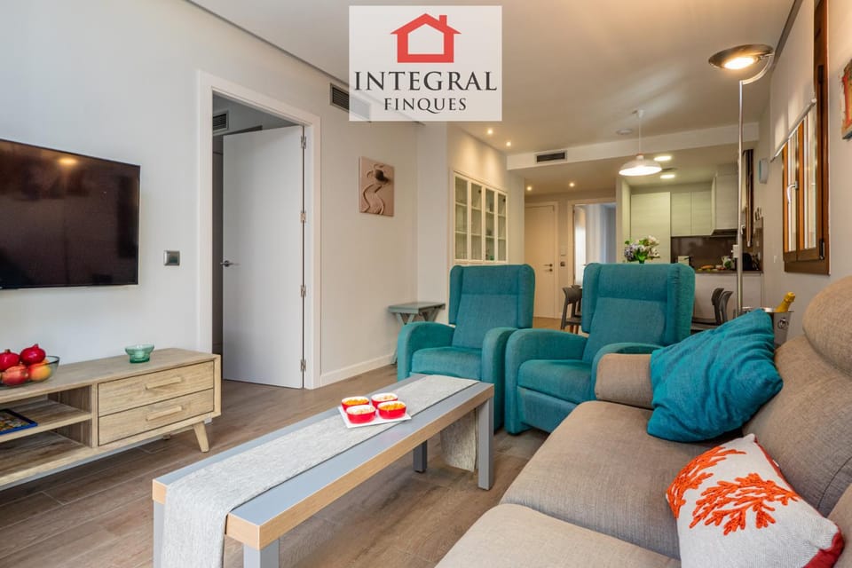 Communal lounge/ TV room, TV and multimedia, Living room, Seating area