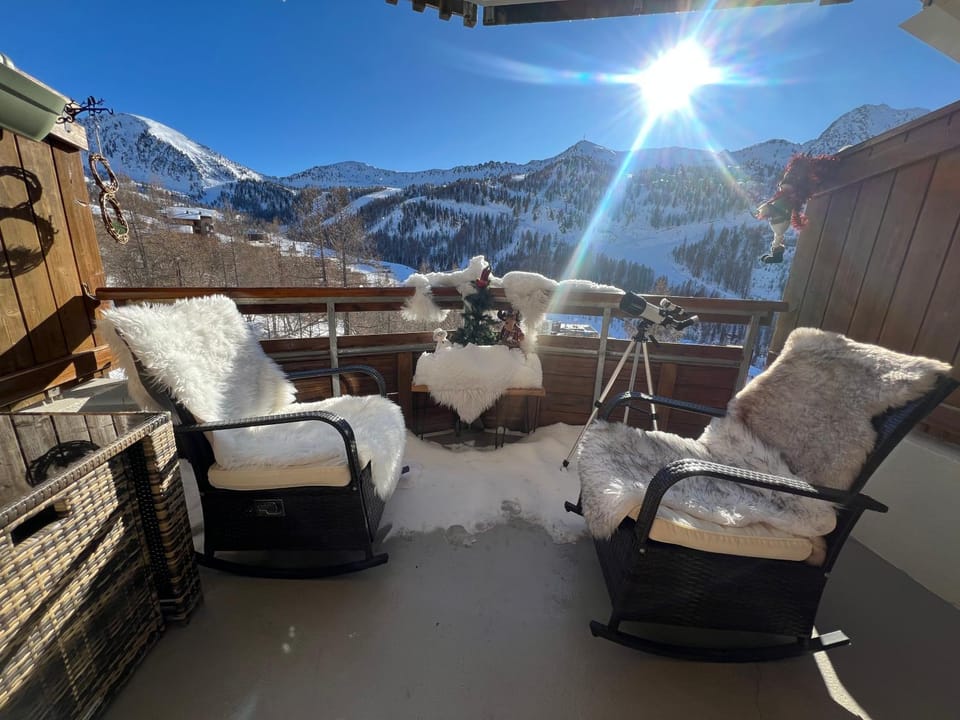 Patio, Natural landscape, Winter, View (from property/room), Balcony/Terrace, Mountain view