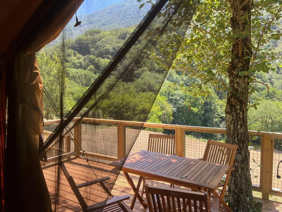 Balcony/Terrace, Mountain view