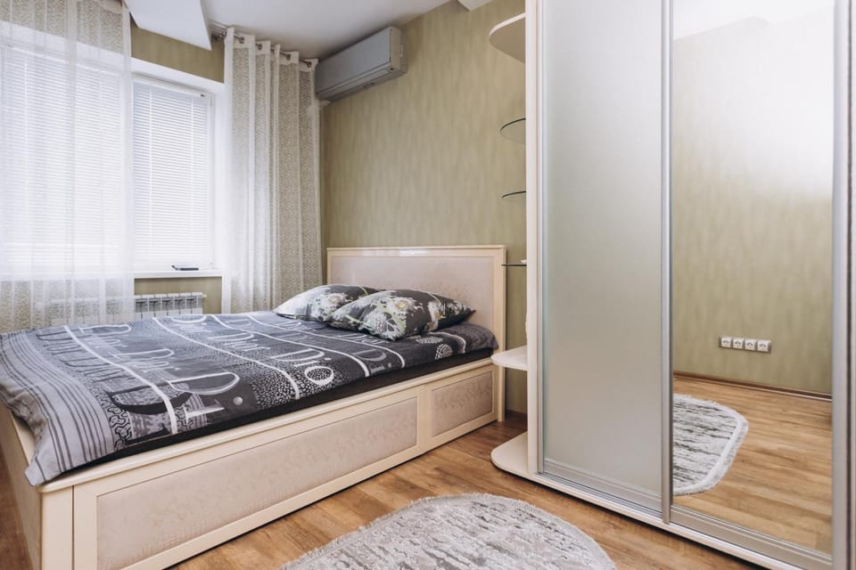 Bed, Bedroom, wardrobe, air conditioner