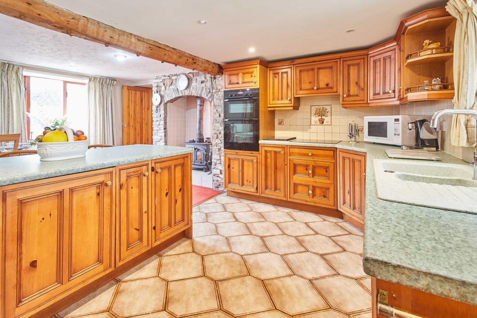 Kitchen or kitchenette, oven, stove, toaster