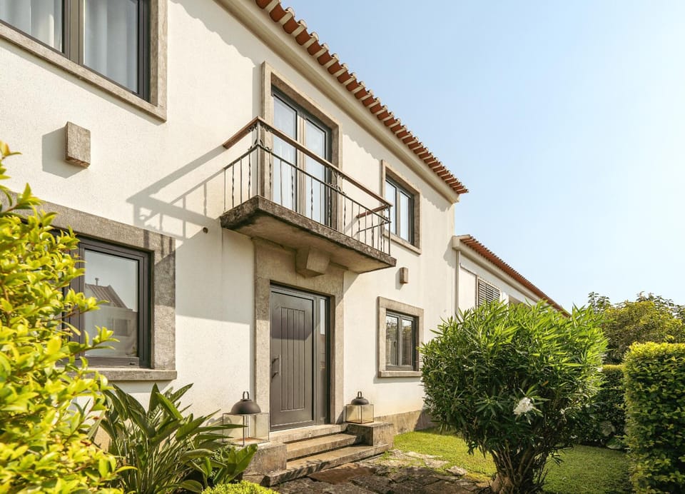 Property building, Day, Garden