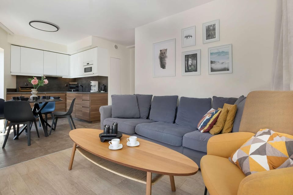 Kitchen or kitchenette, Living room