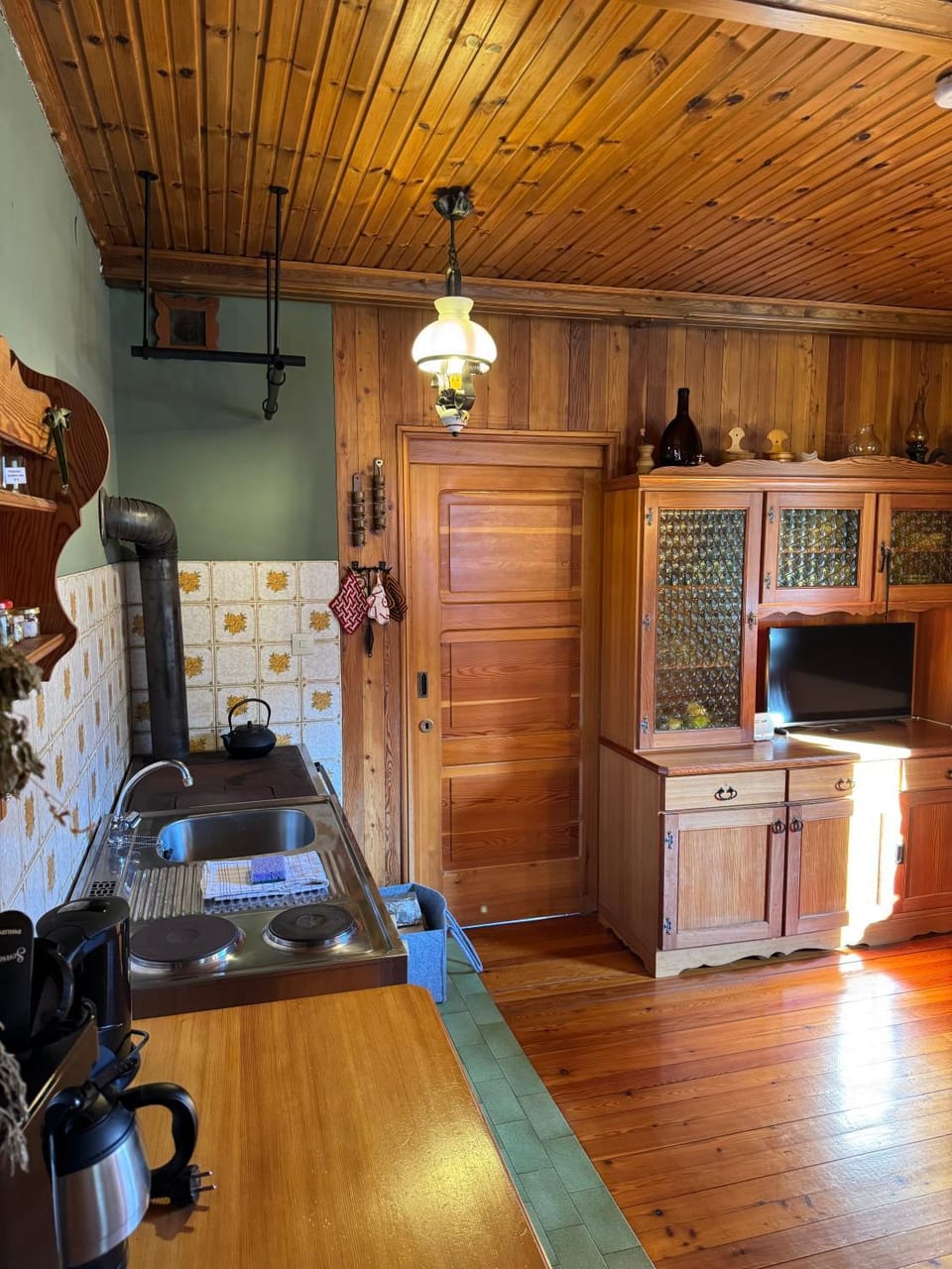 Kitchen or kitchenette, Living room