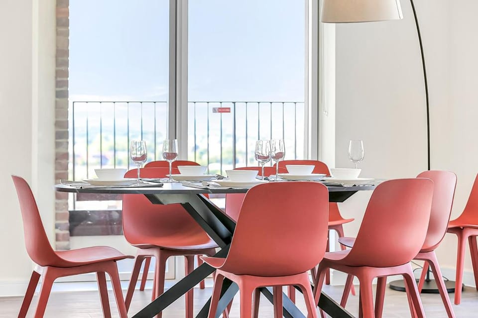 Seating area, Dining area