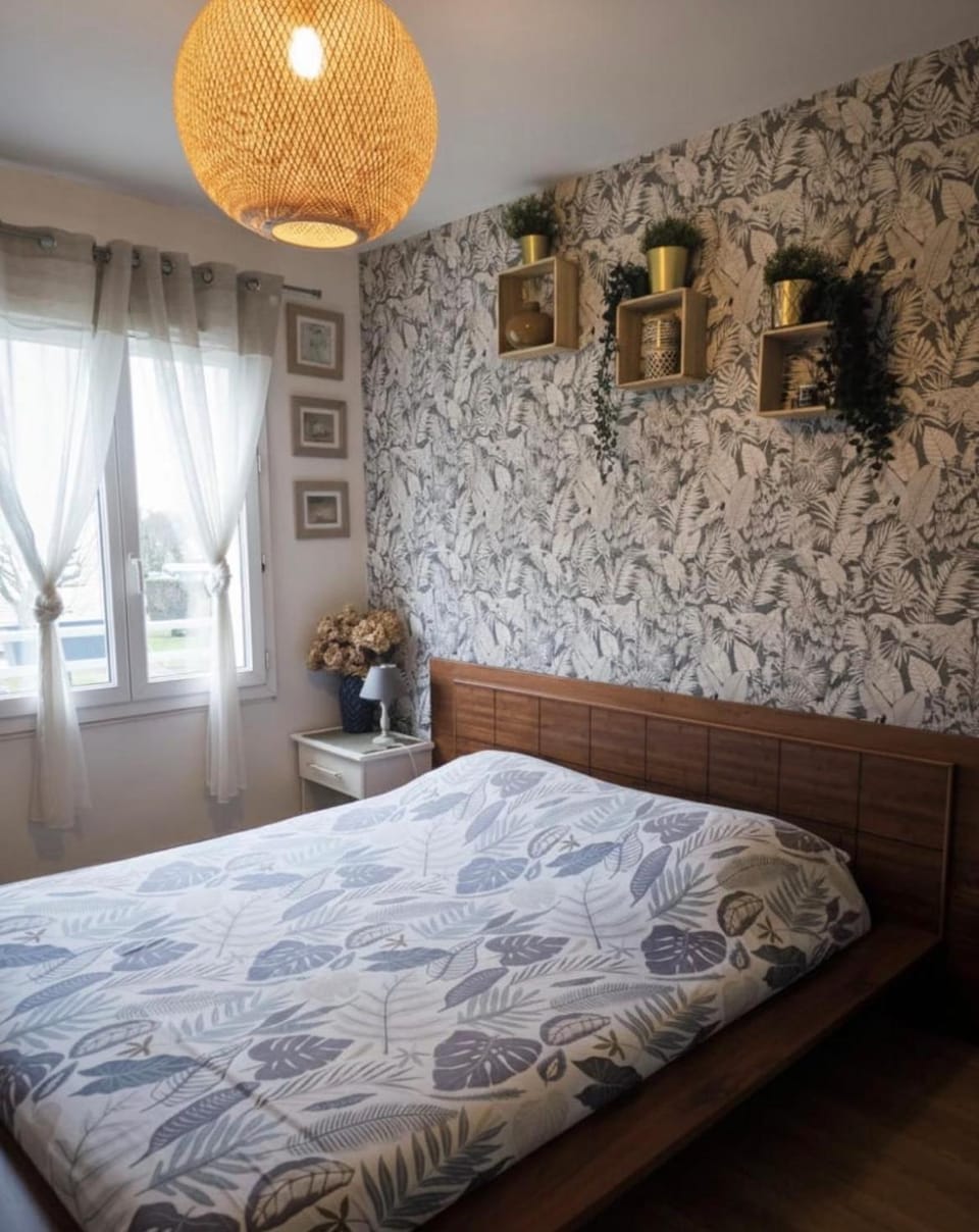 Bed, Photo of the whole room, Bedroom