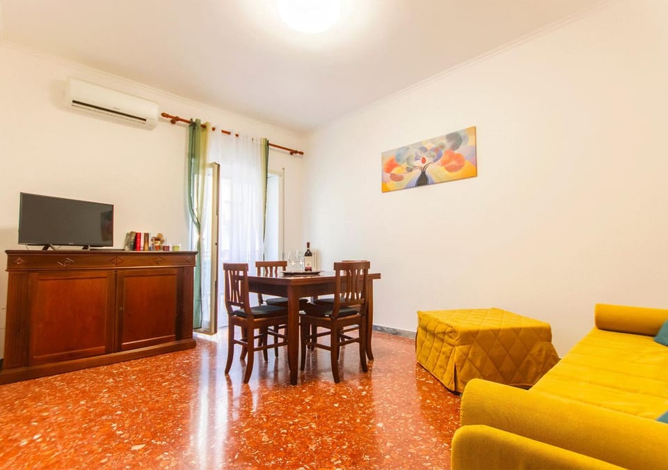 TV and multimedia, Living room, Dining area, Evening entertainment