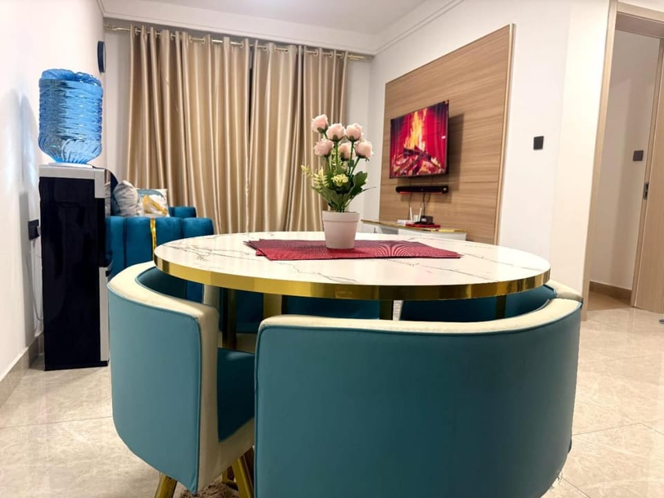 Living room, Seating area, Dining area