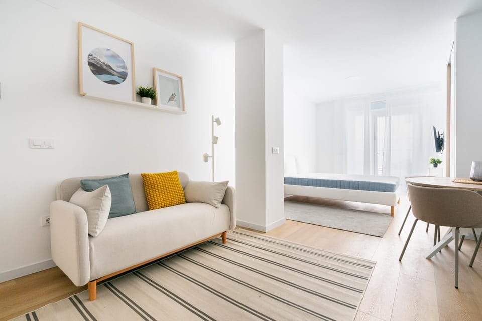Bed, Living room