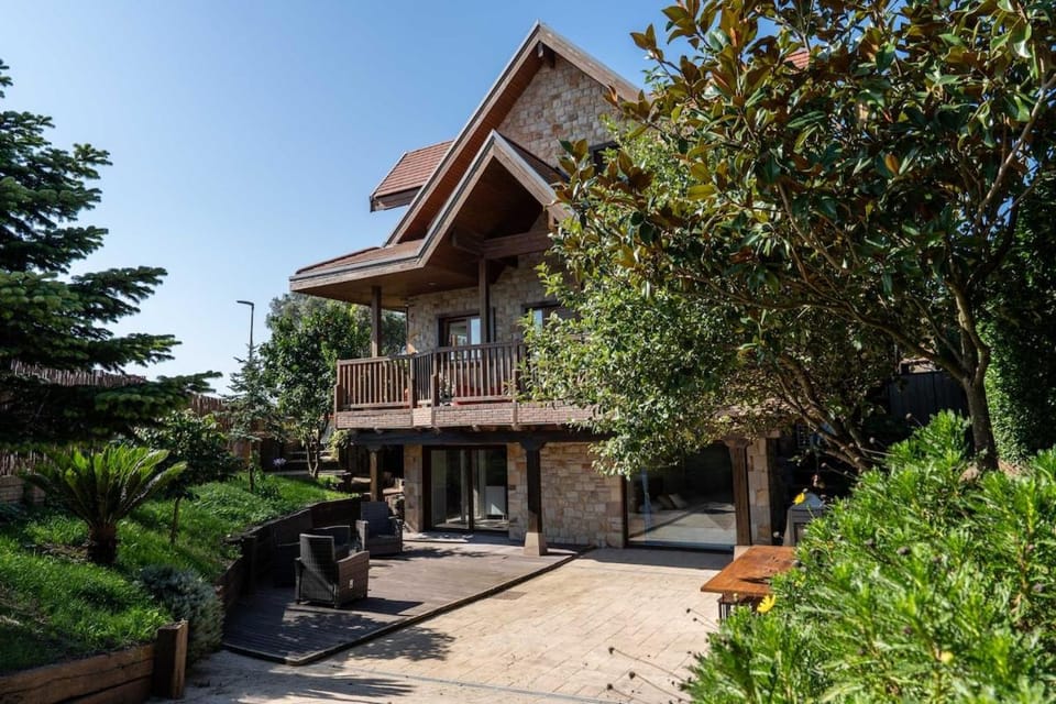 Benora's Home Bed and Breakfast in Basque Country