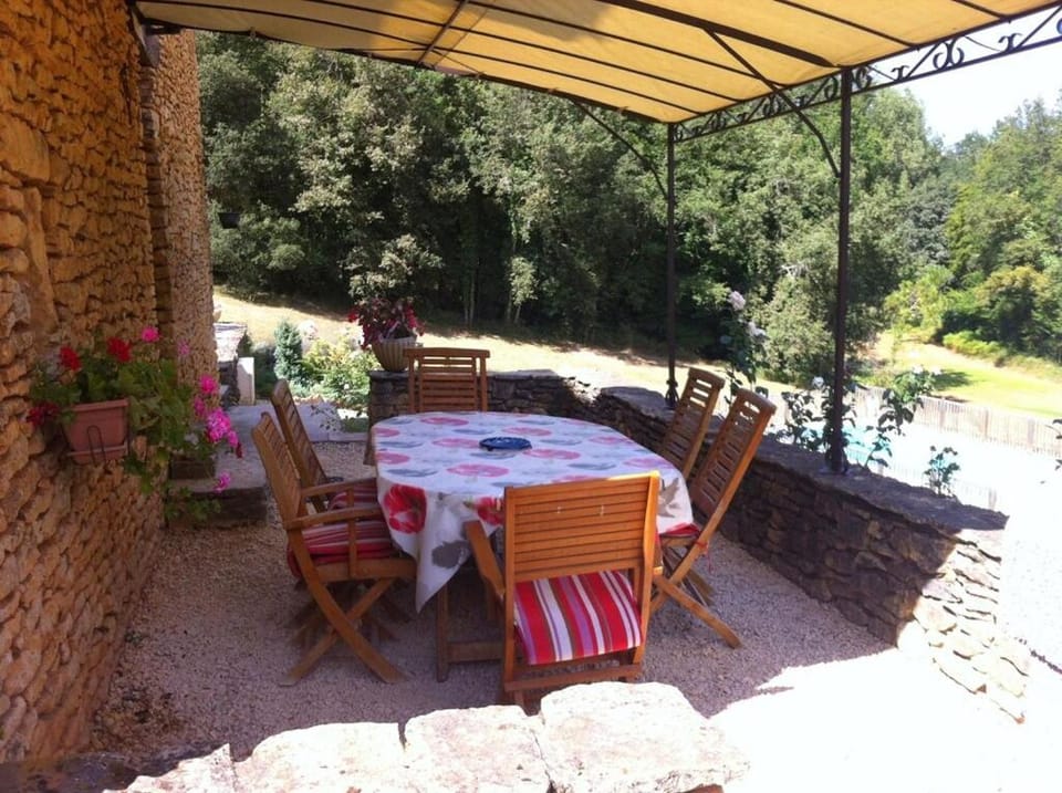 LA GRANGE Gîte à Sarlat avec belle piscine au sel House in Occitanie