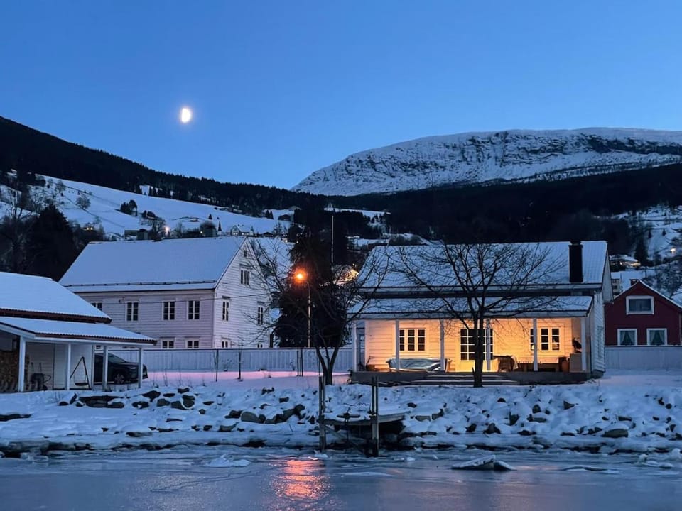 House with oceanview House in Vestland