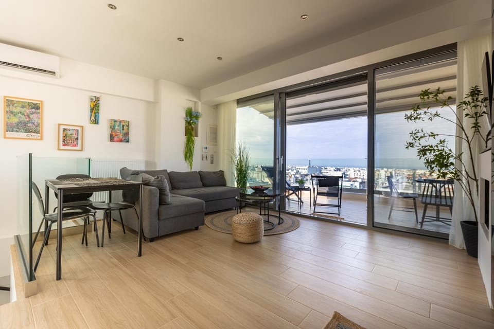 Patio, Balcony/Terrace, Living room, Seating area, Dining area