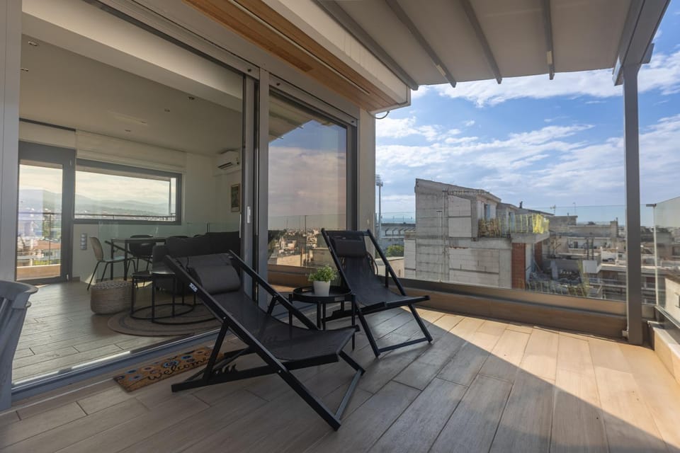 View (from property/room), Balcony/Terrace, sunbed