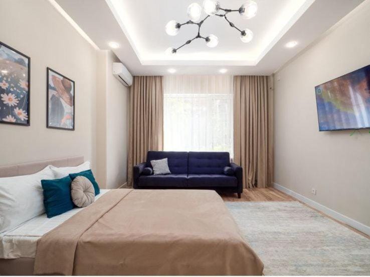 Bed, TV and multimedia, Bedroom