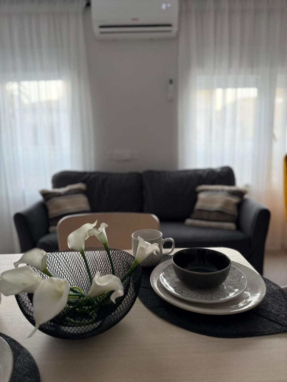 Seating area, Dining area