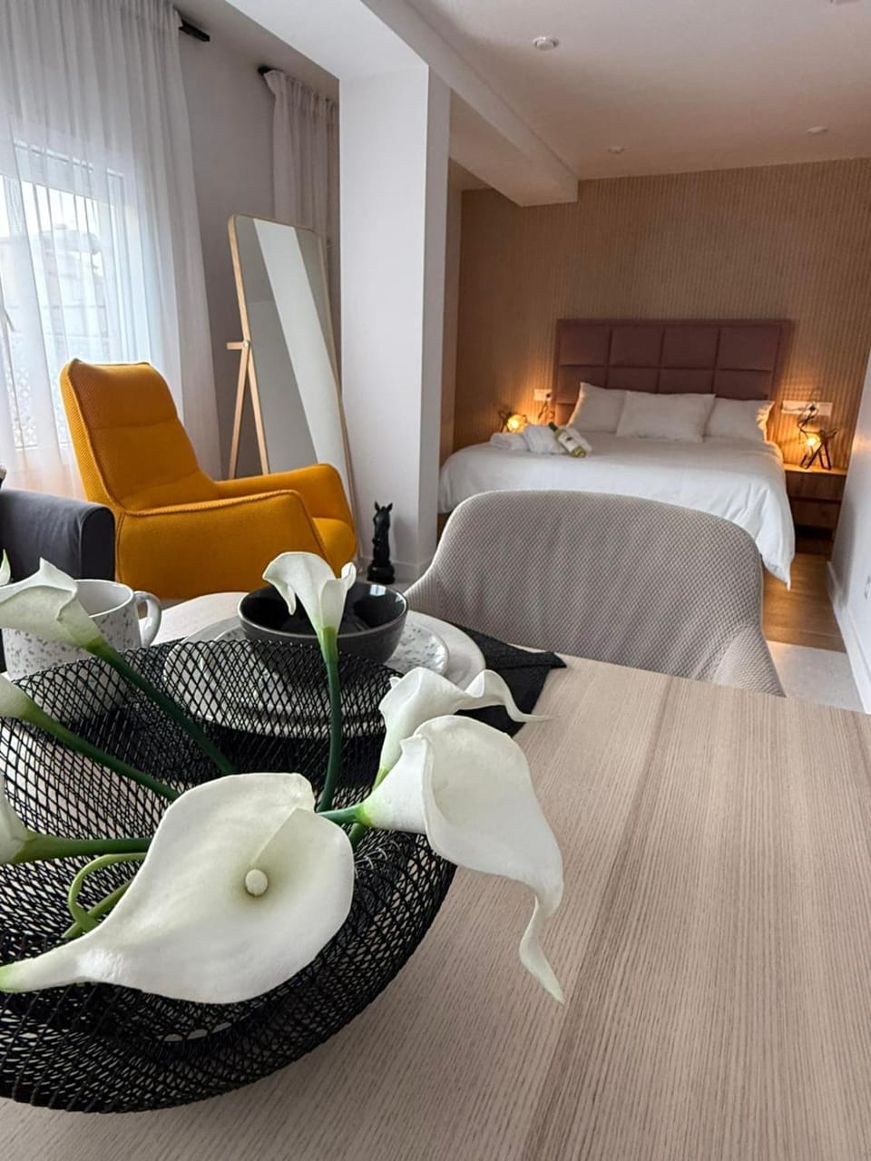 Bed, Living room, Bedroom