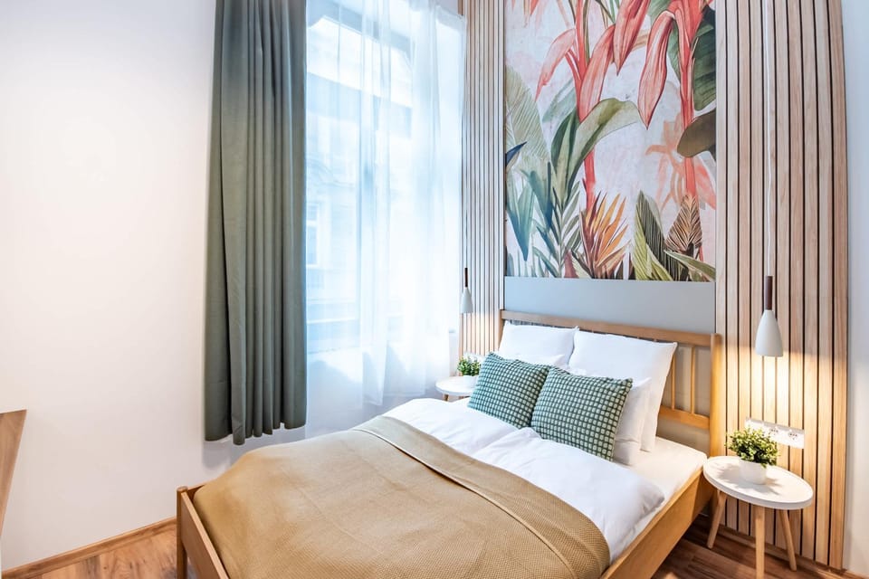 Bright & Cozy Central Getaway Apartment in Budapest