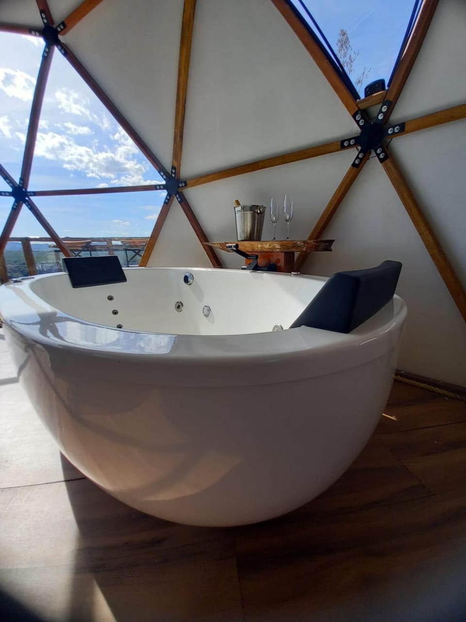 Domo com vista do Lago e Montanhas Capsule hotel in State of São Paulo