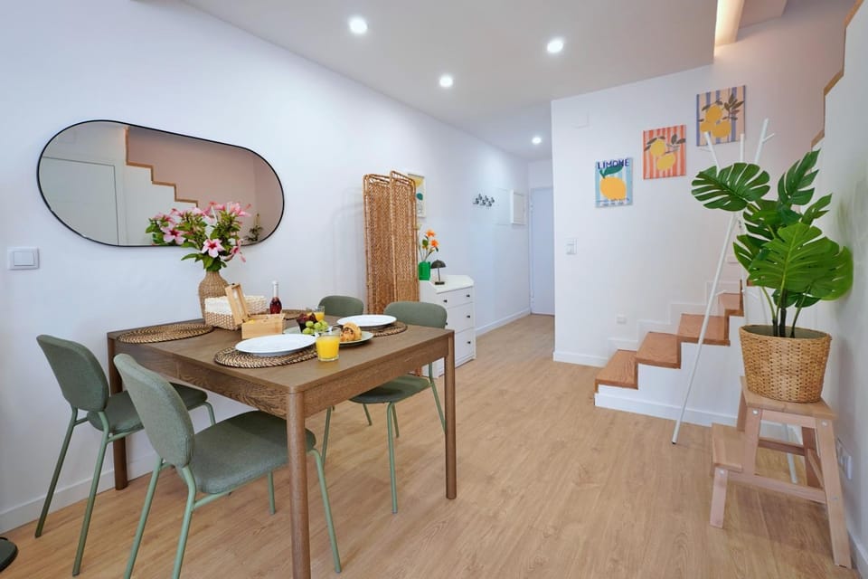 Living room, Dining area