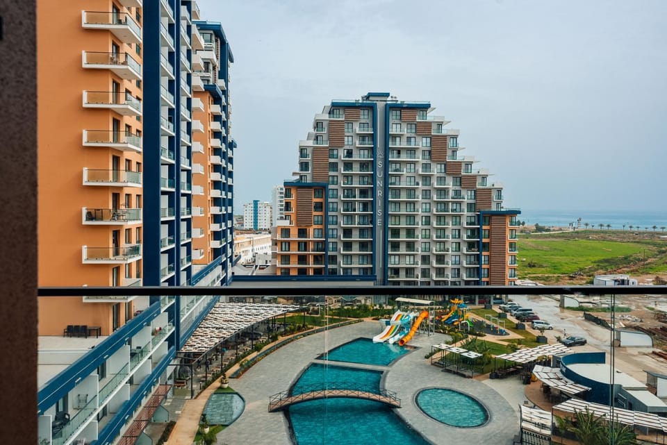 Property building, Pool view
