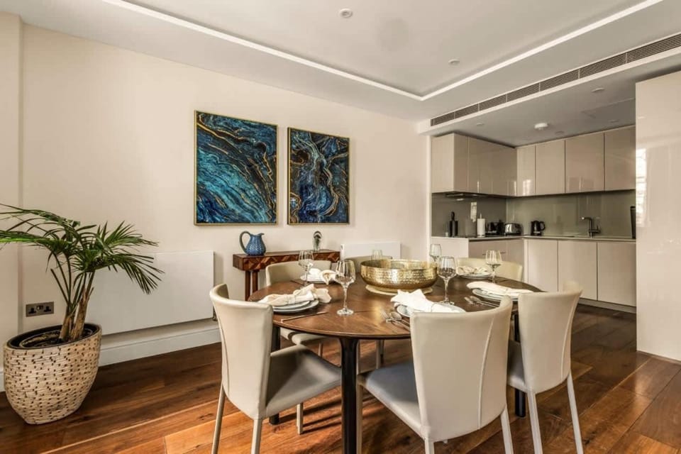 The Theodore A Stylish Stay AC Apartment in City of Westminster