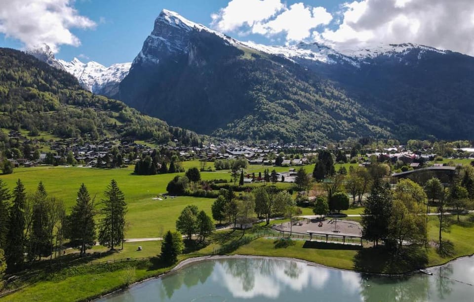 Nearby landmark, Natural landscape, Mountain view