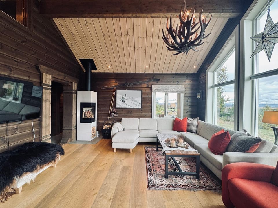 TV and multimedia, Living room, Seating area, fireplace