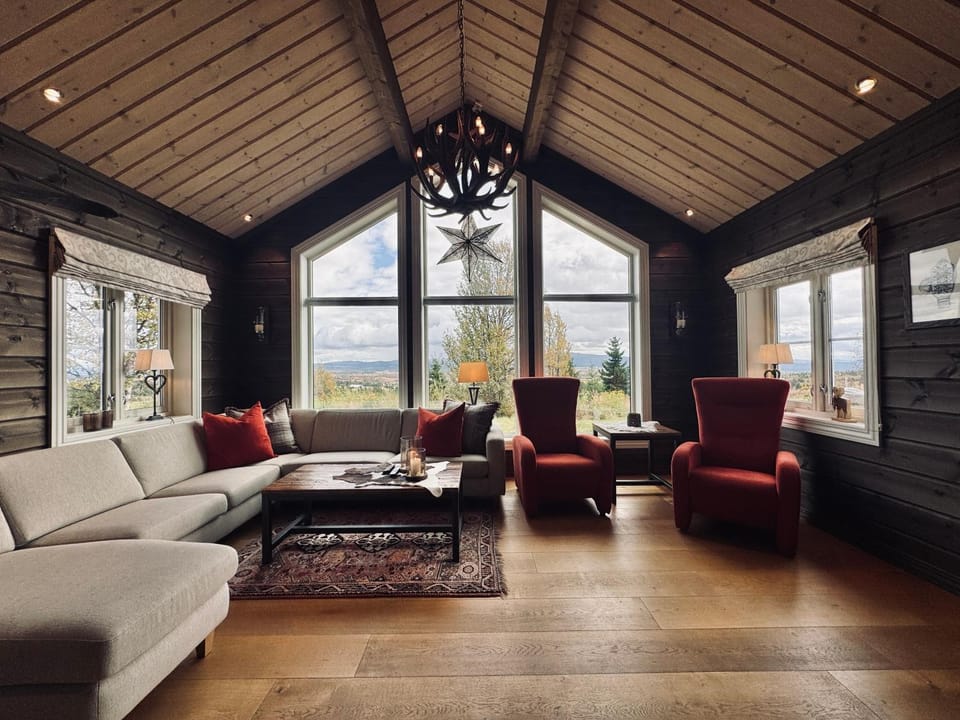 View (from property/room), View (from property/room), Living room, Seating area