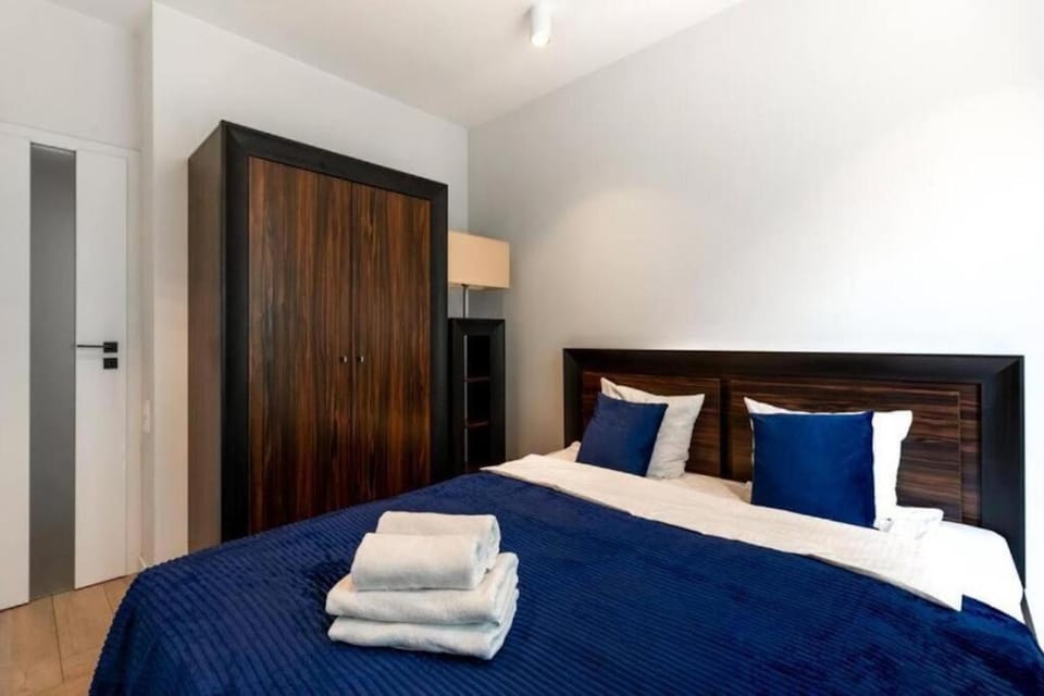 Bed, Bedroom, wardrobe