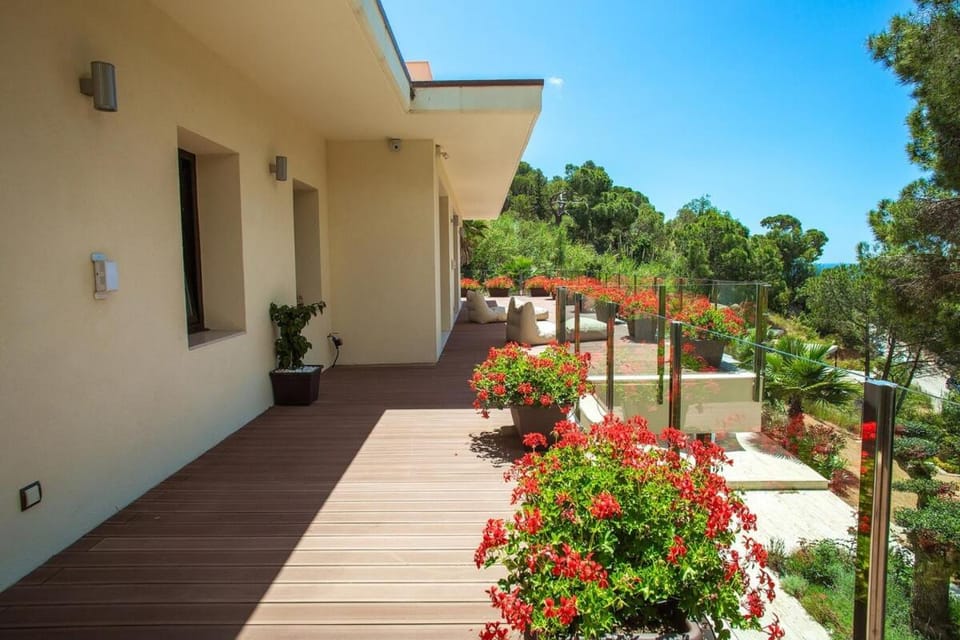 Luxury villa in Tossa, heated pool Villa in Selva