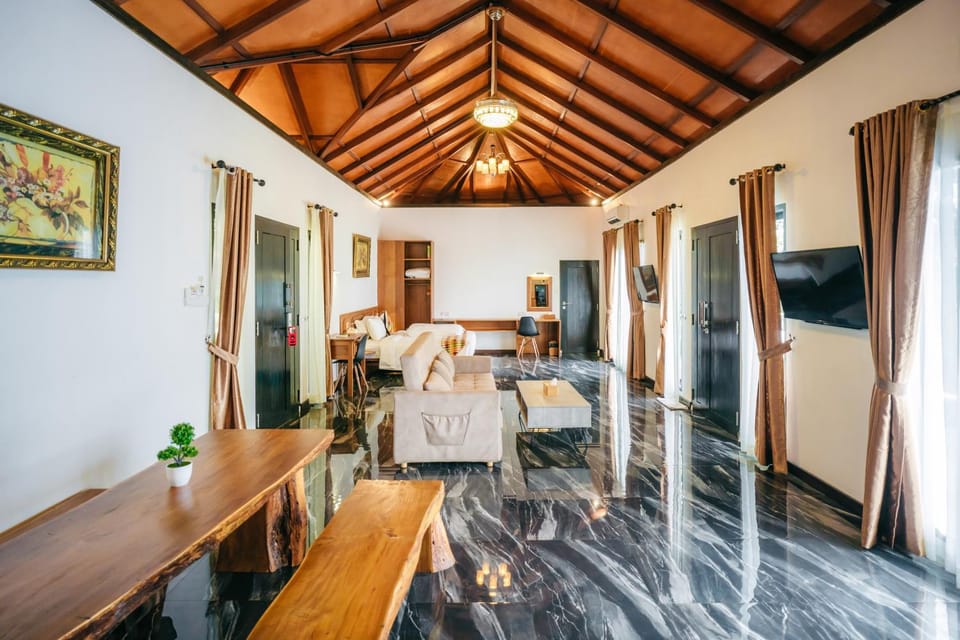 Communal lounge/ TV room, Bed, Living room, Seating area