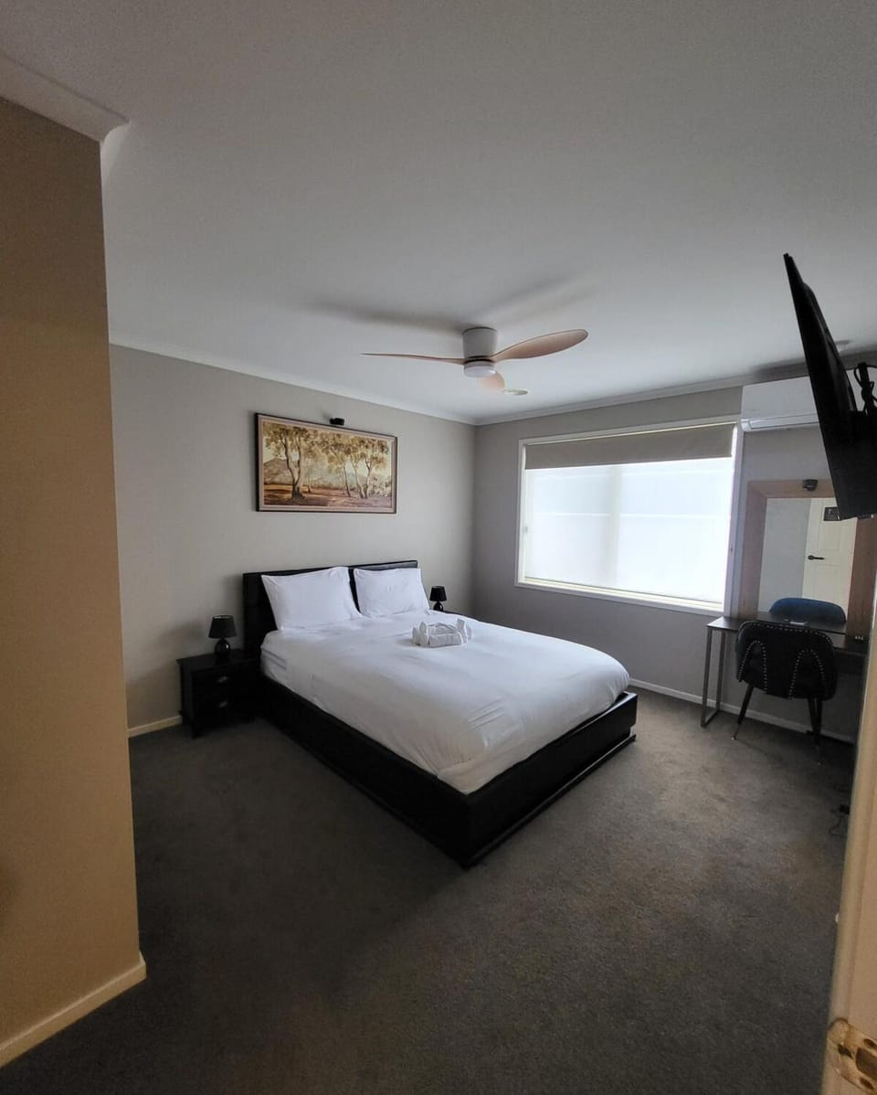 Private Room 1- The Minimalist Escape Bed and Breakfast in Melbourne