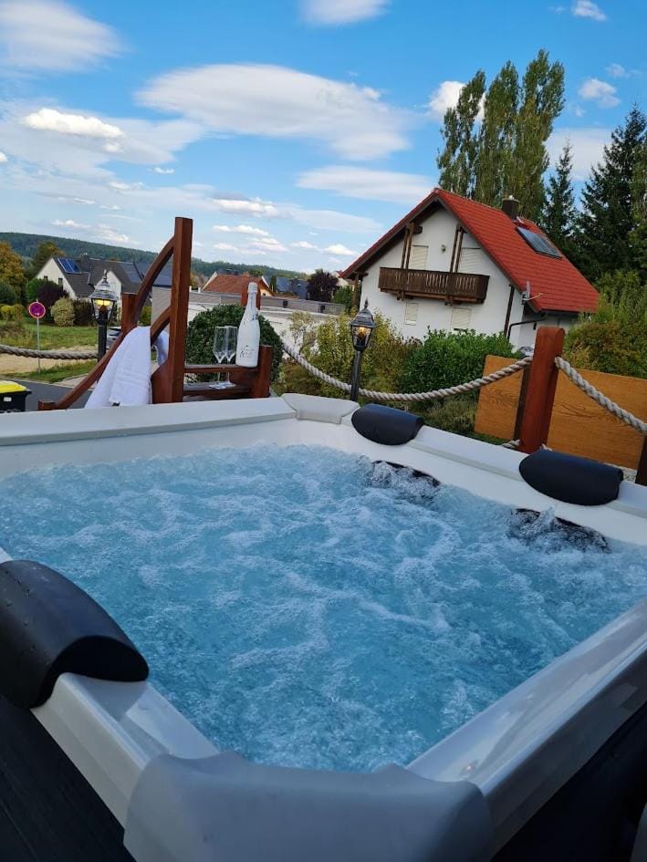 Hot Tub, Hot Tub