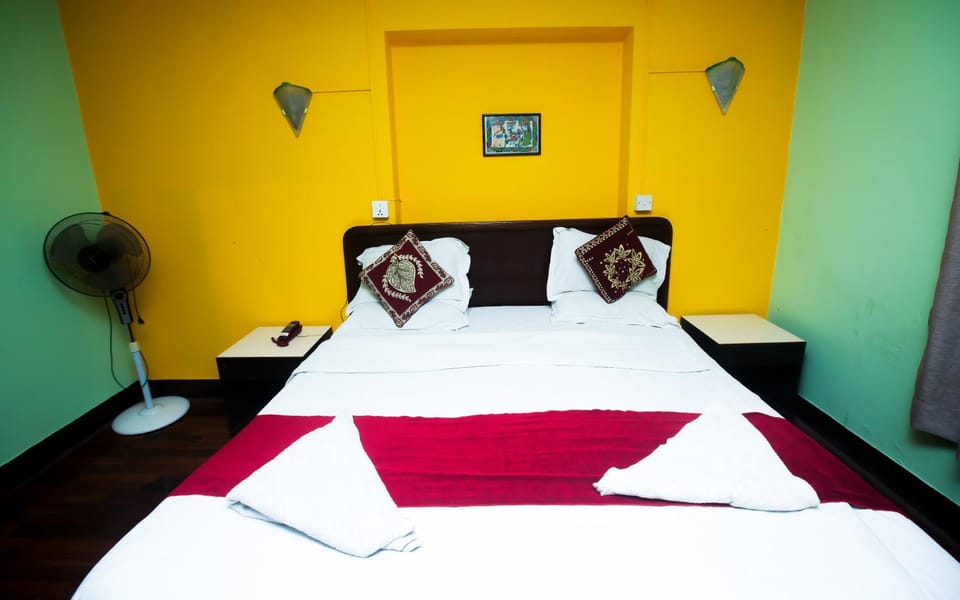 Restaurant/places to eat, Bed, Photo of the whole room, Bedroom, Breakfast