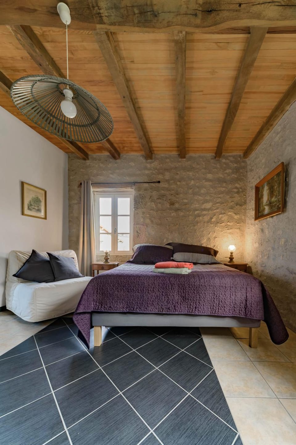 Bed, Photo of the whole room, Bedroom, towels