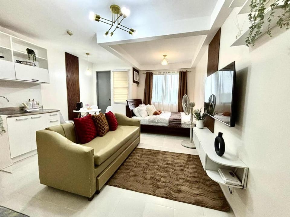 Communal lounge/ TV room, Bed, Photo of the whole room, Seating area, Evening entertainment