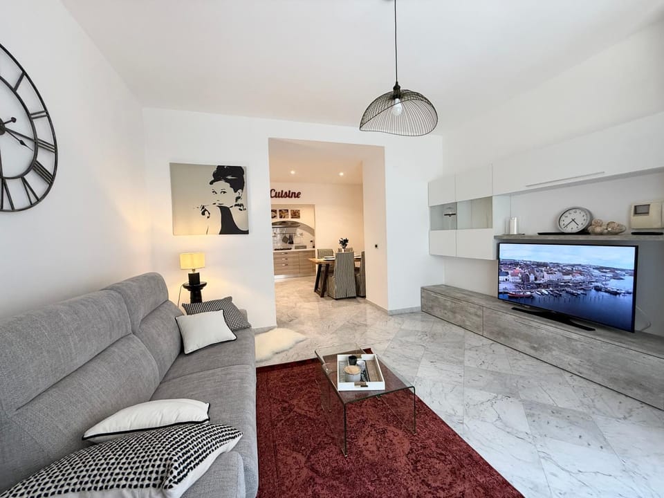 TV and multimedia, Living room