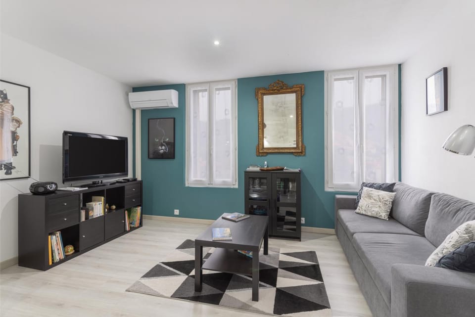 Property building, Living room
