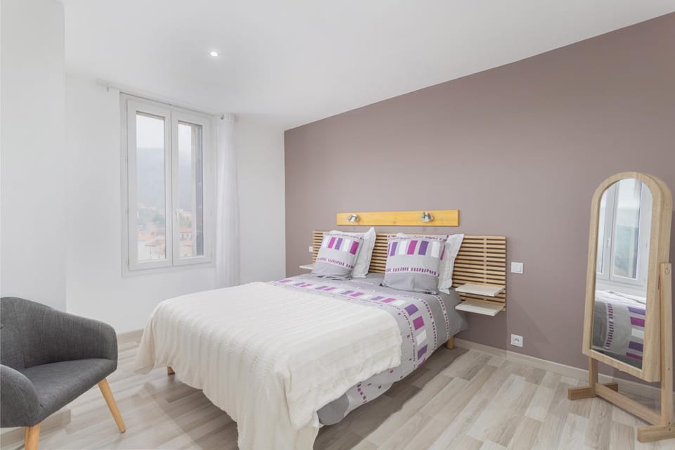 Living room, Bedroom