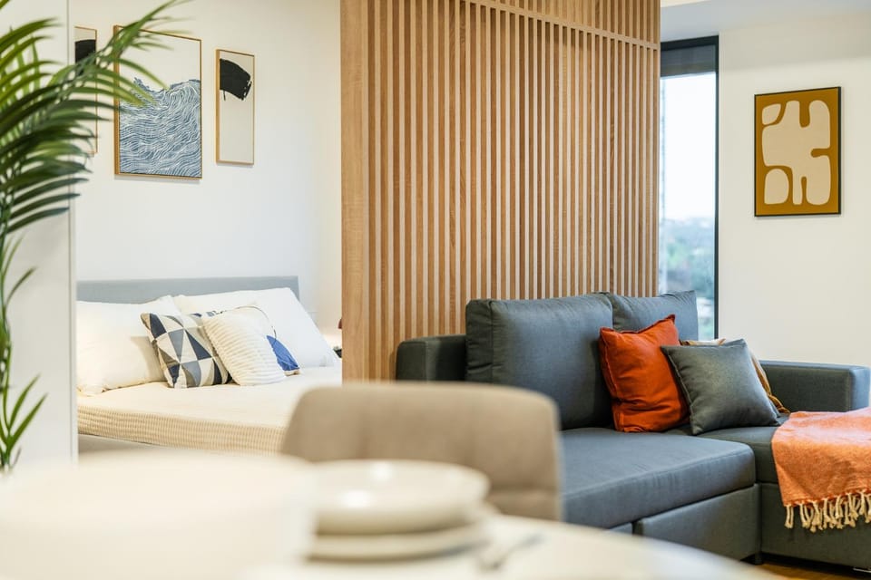 Bed, Living room, Photo of the whole room, Seating area, Bedroom