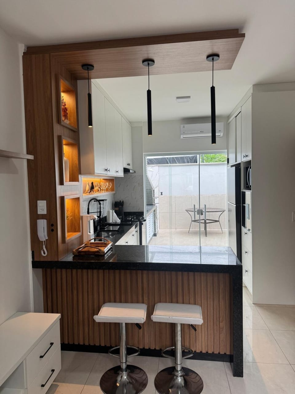 Kitchen or kitchenette, oven, pet friendly, stove