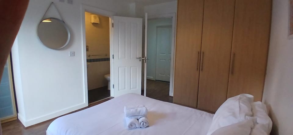 Spacious 2BR Apartment Only 15 Minutes to City Apartment in Dublin