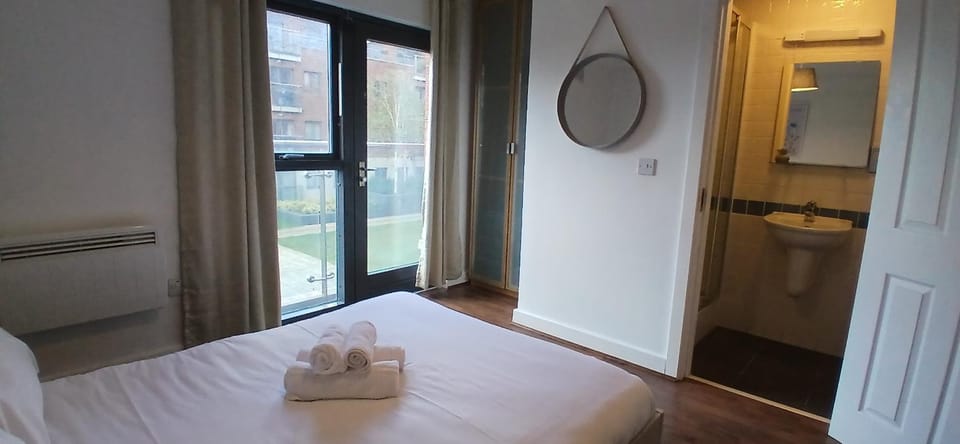 Spacious 2BR Apartment Only 15 Minutes to City Apartment in Dublin