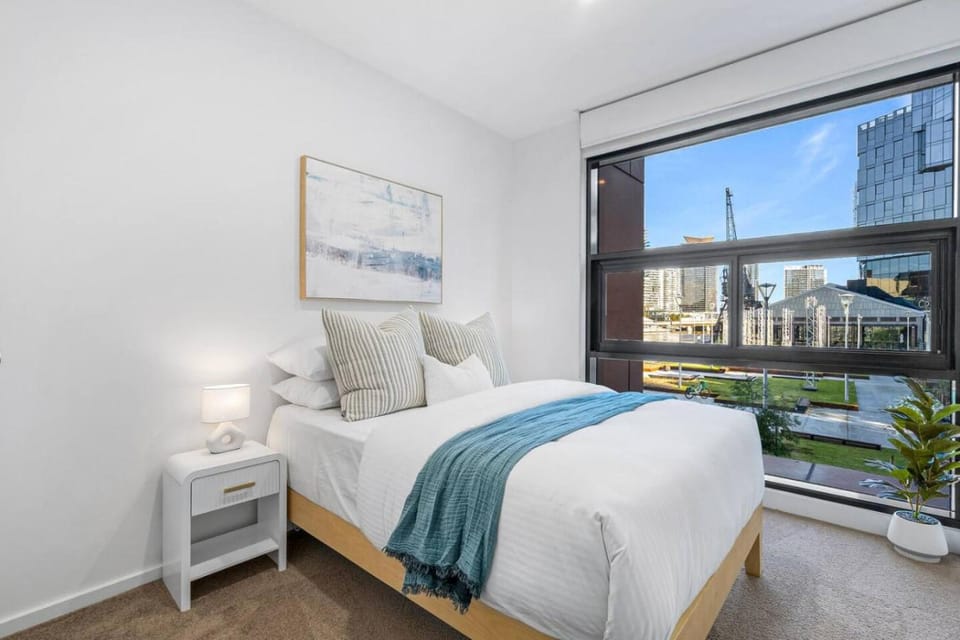 Bed, View (from property/room), Photo of the whole room, Bedroom, City view