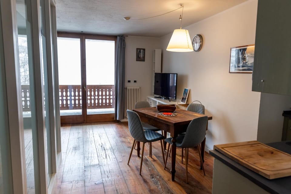 Pila- ski in ski out- appartamento YUMI Apartment in Aosta Valley, Italy
