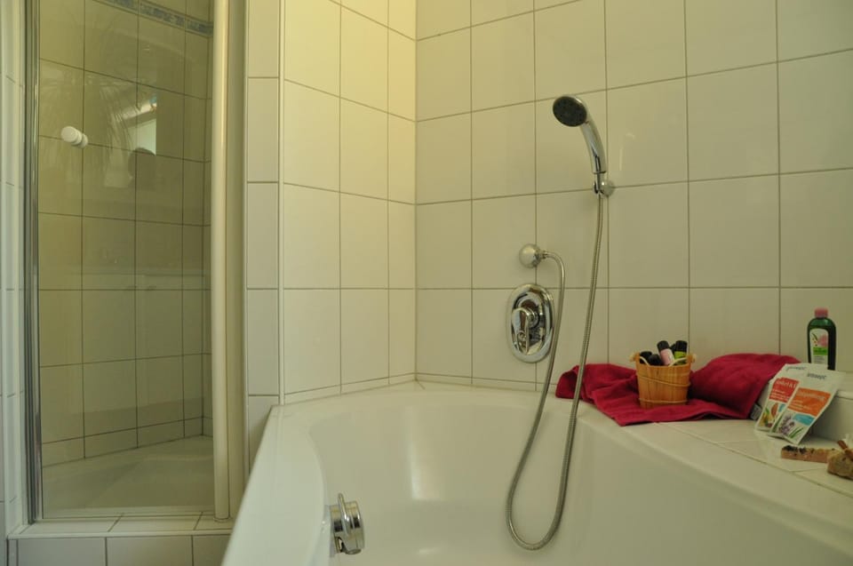 Shower, Bathroom, Decorative detail