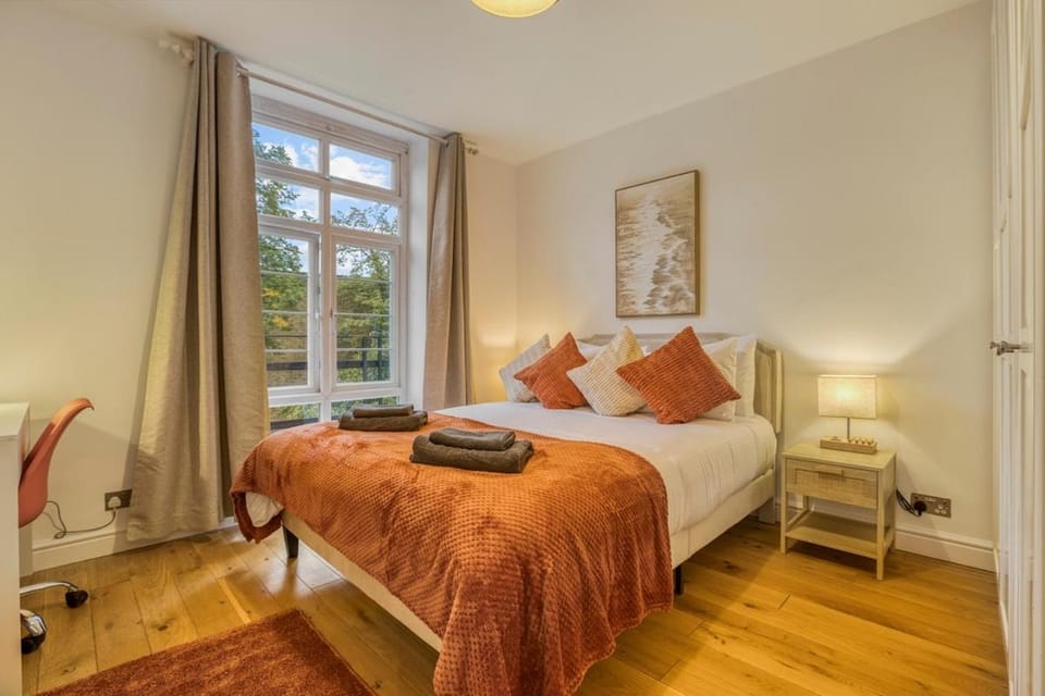 Comfortable 2-Bed in Zone 2 Apartment in London